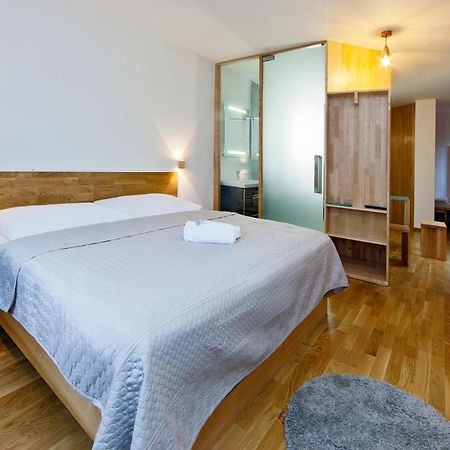 Hotel Wolf Прага Екстер'єр фото